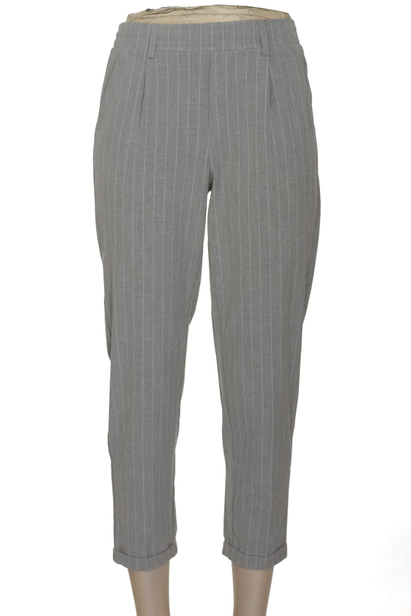 Pantalones color Gris - Stradivarius