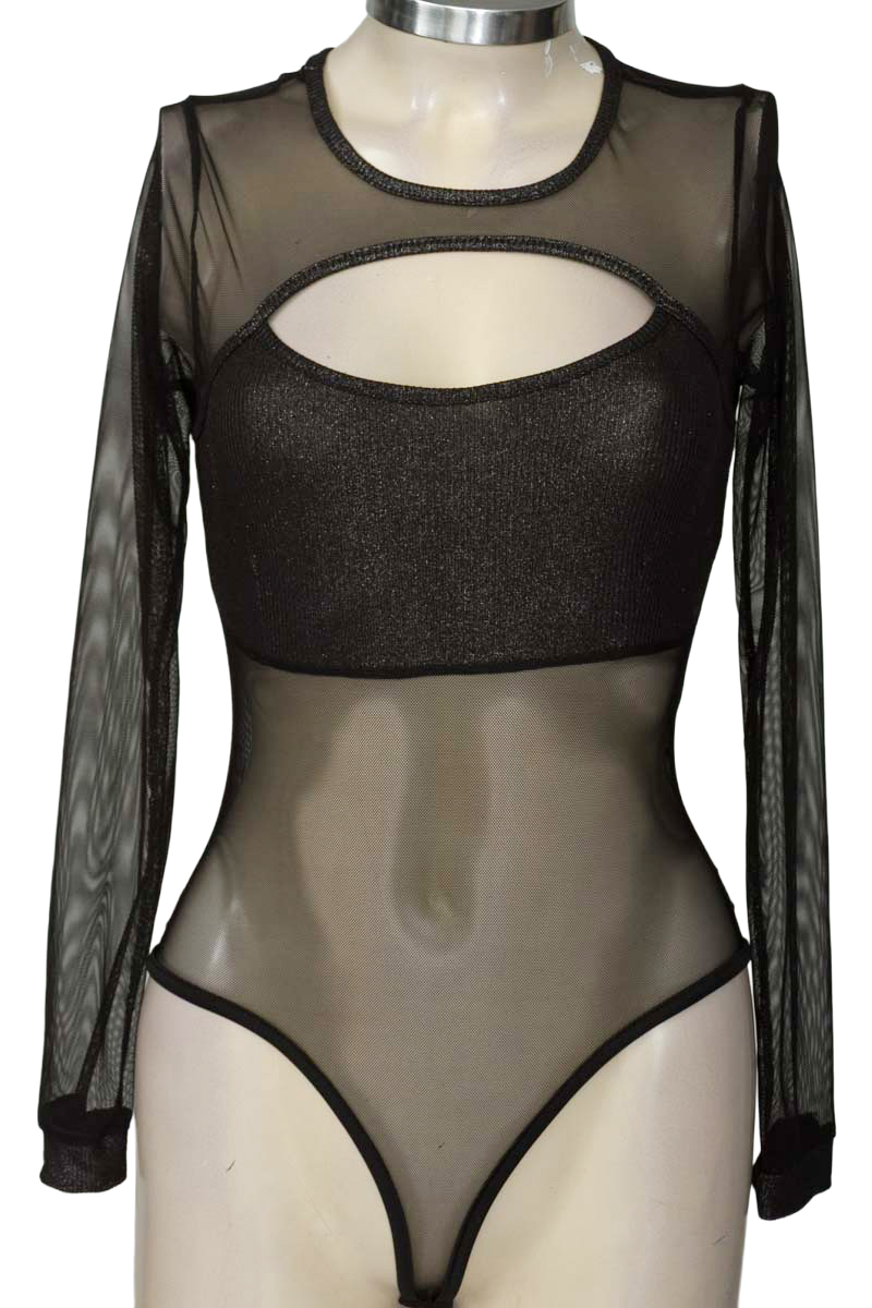 Top / Camiseta color Negro - Closeando