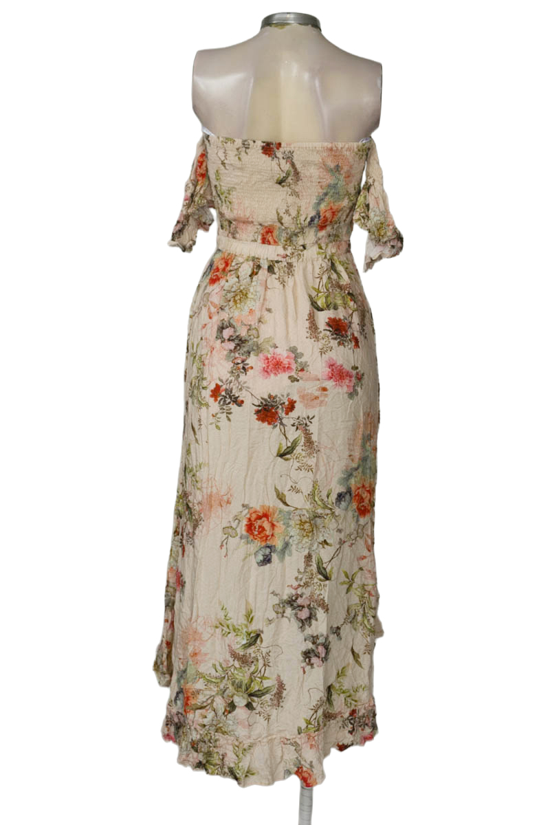 Vestido / Enterizo color Beige - Studio F