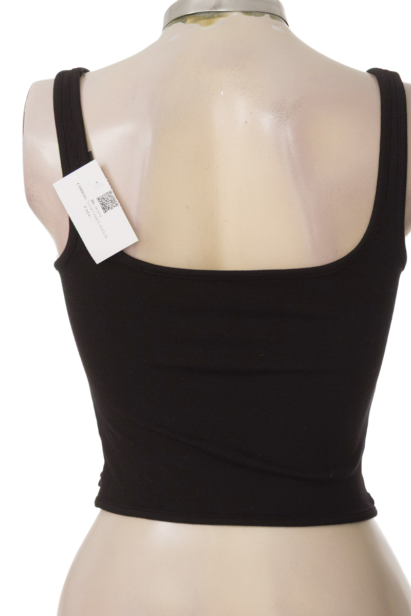 Top / Camiseta color Negro - Stradivarius