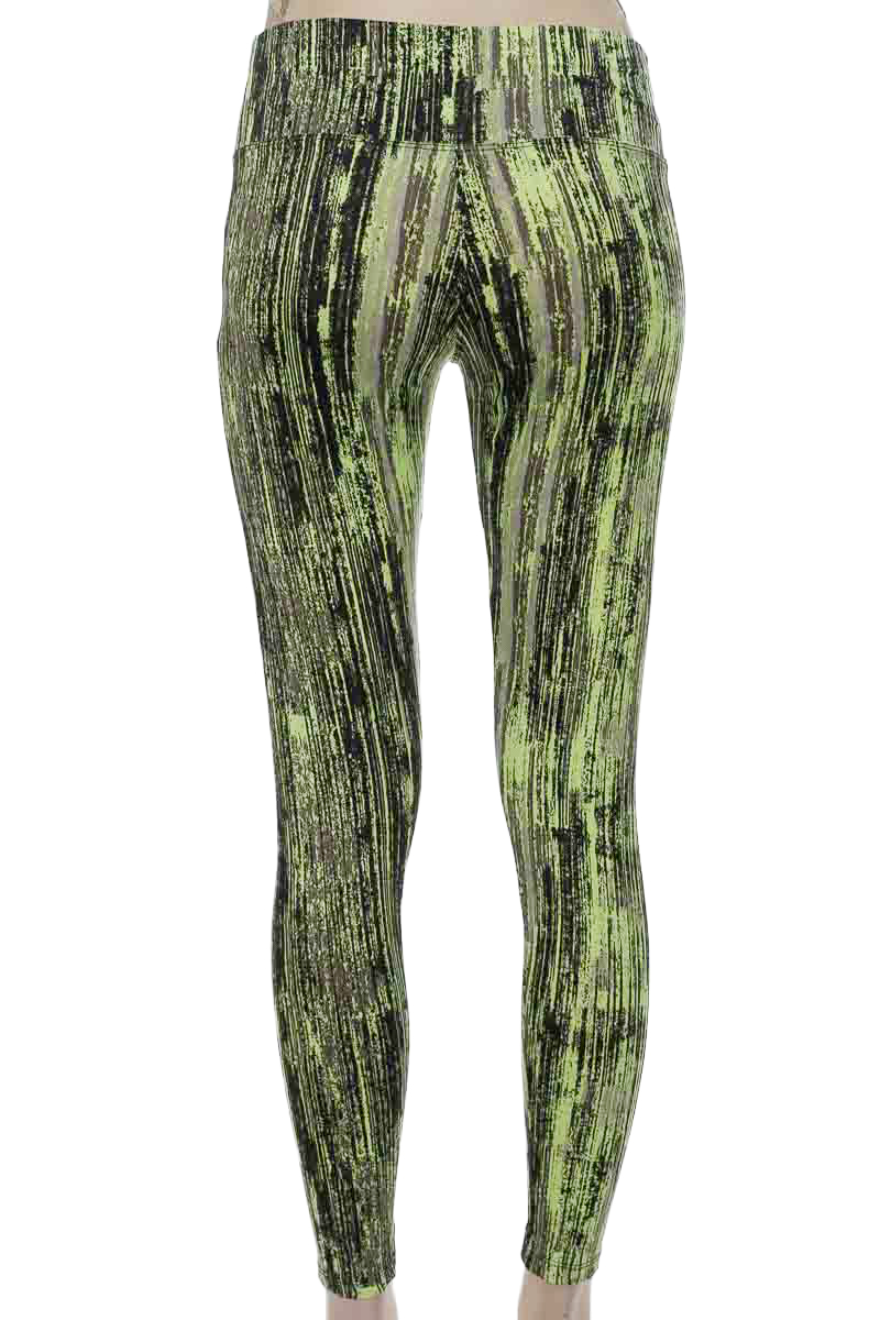 Ropa Deportiva / Salida de Baño color Verde - Closeando