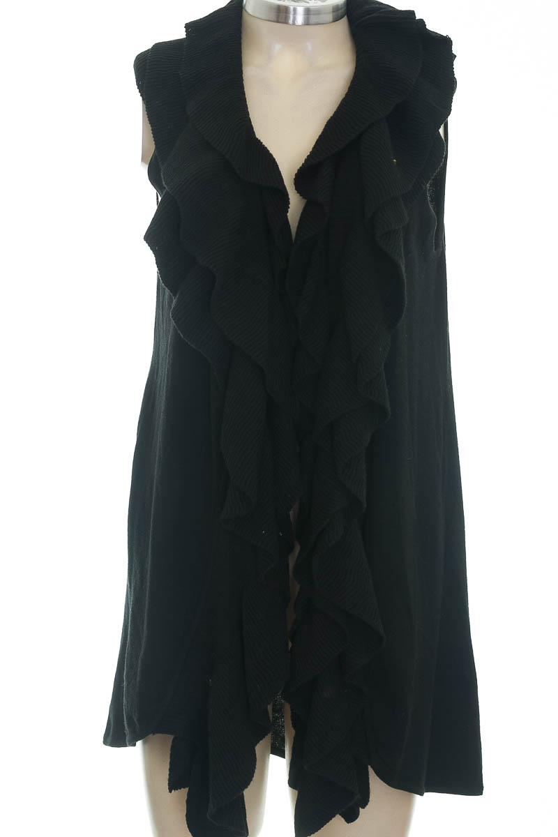 Sweater color Negro Cable & Gauge Closeando