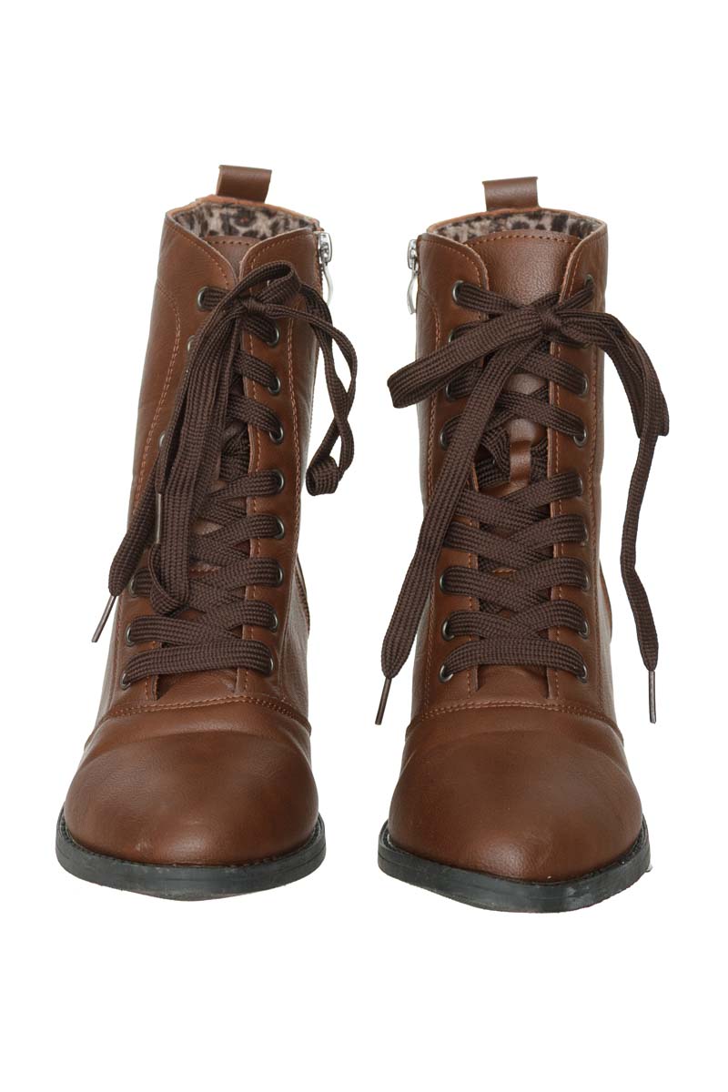 Zapatos color Café - Closeando