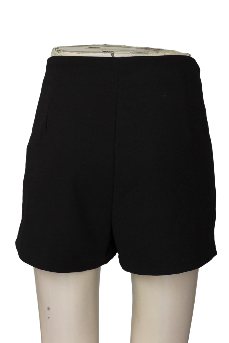 Short color Negro - Closeando