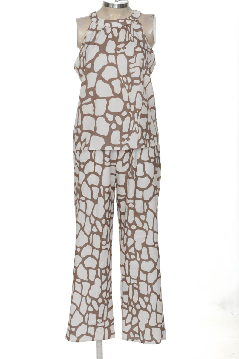 Vestido / Enterizo color Café - Closeando