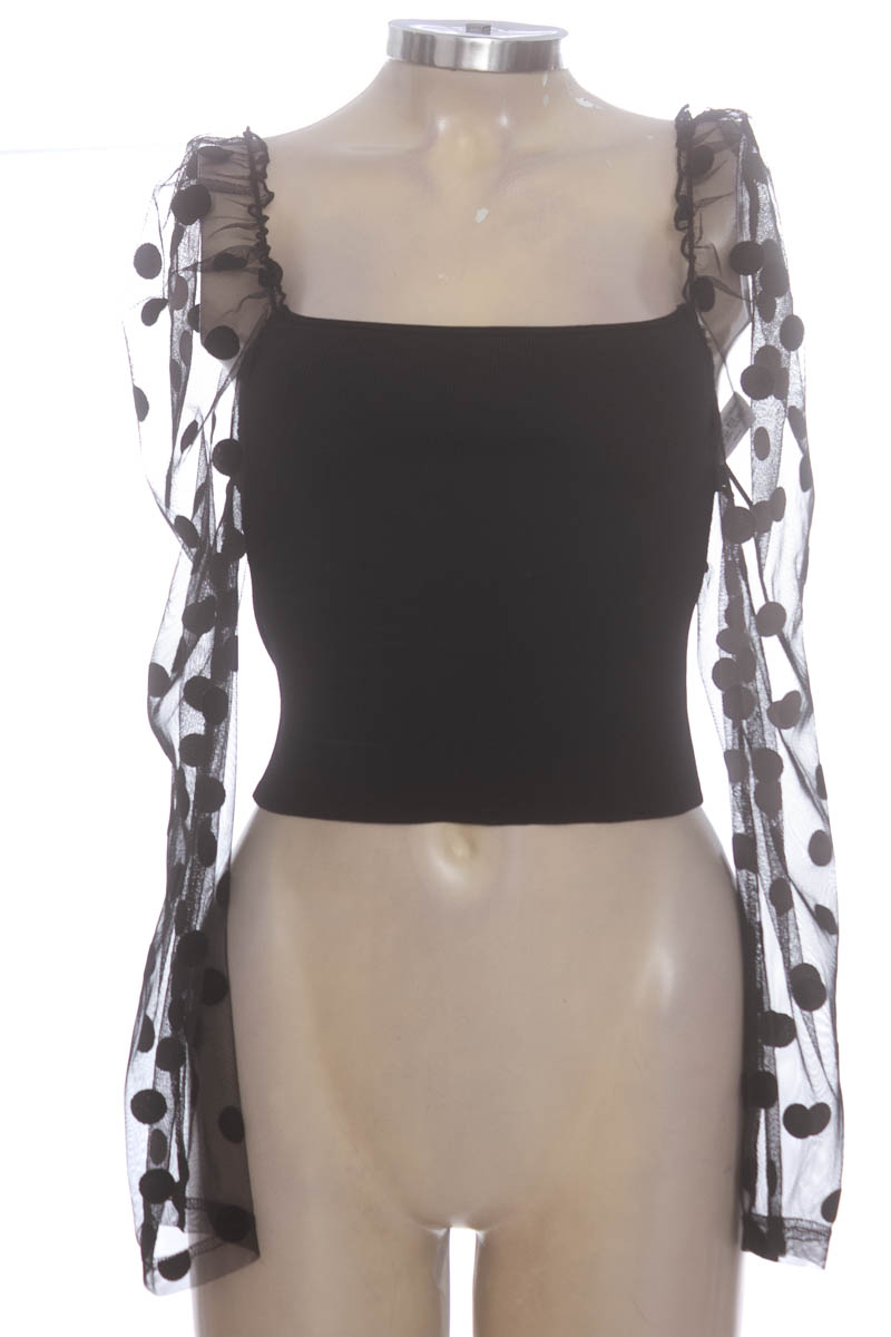 Top / Camiseta color Negro - Zara