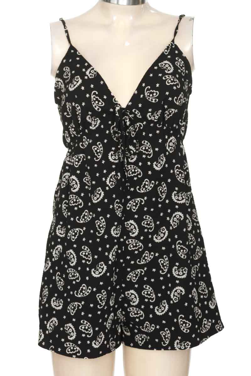 Vestido / Enterizo color Negro - Bershka
