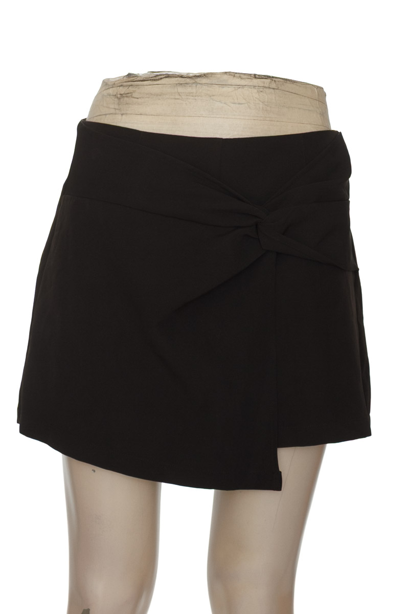 Short color Negro - Closeando
