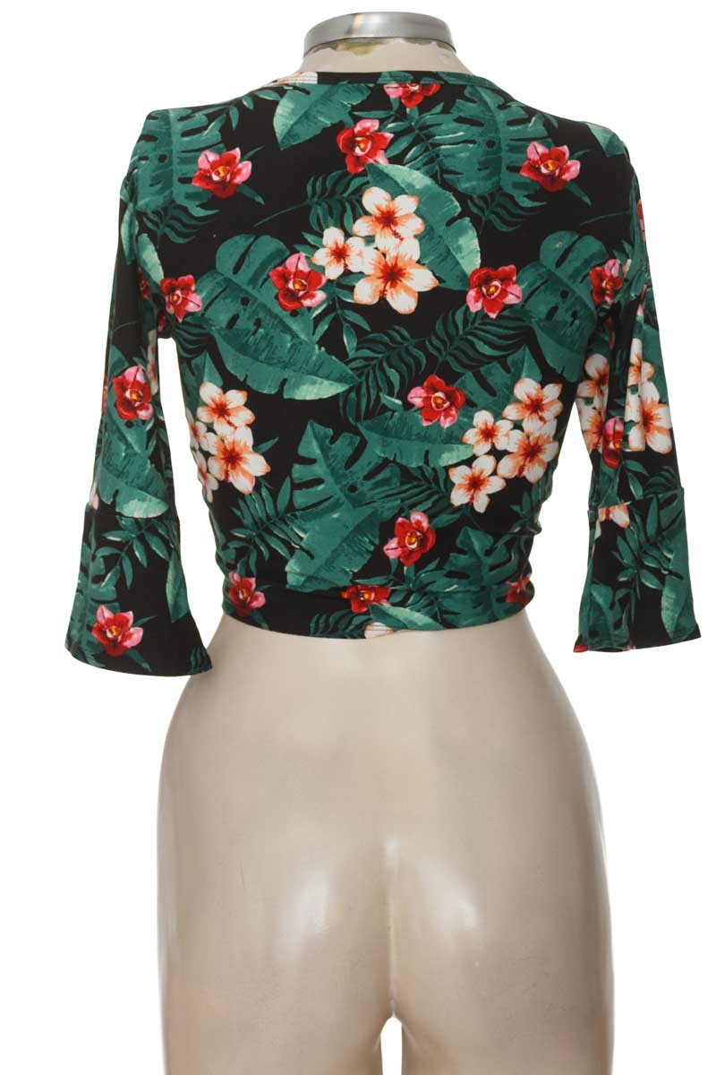 Top / Camiseta color Negro - Mistika