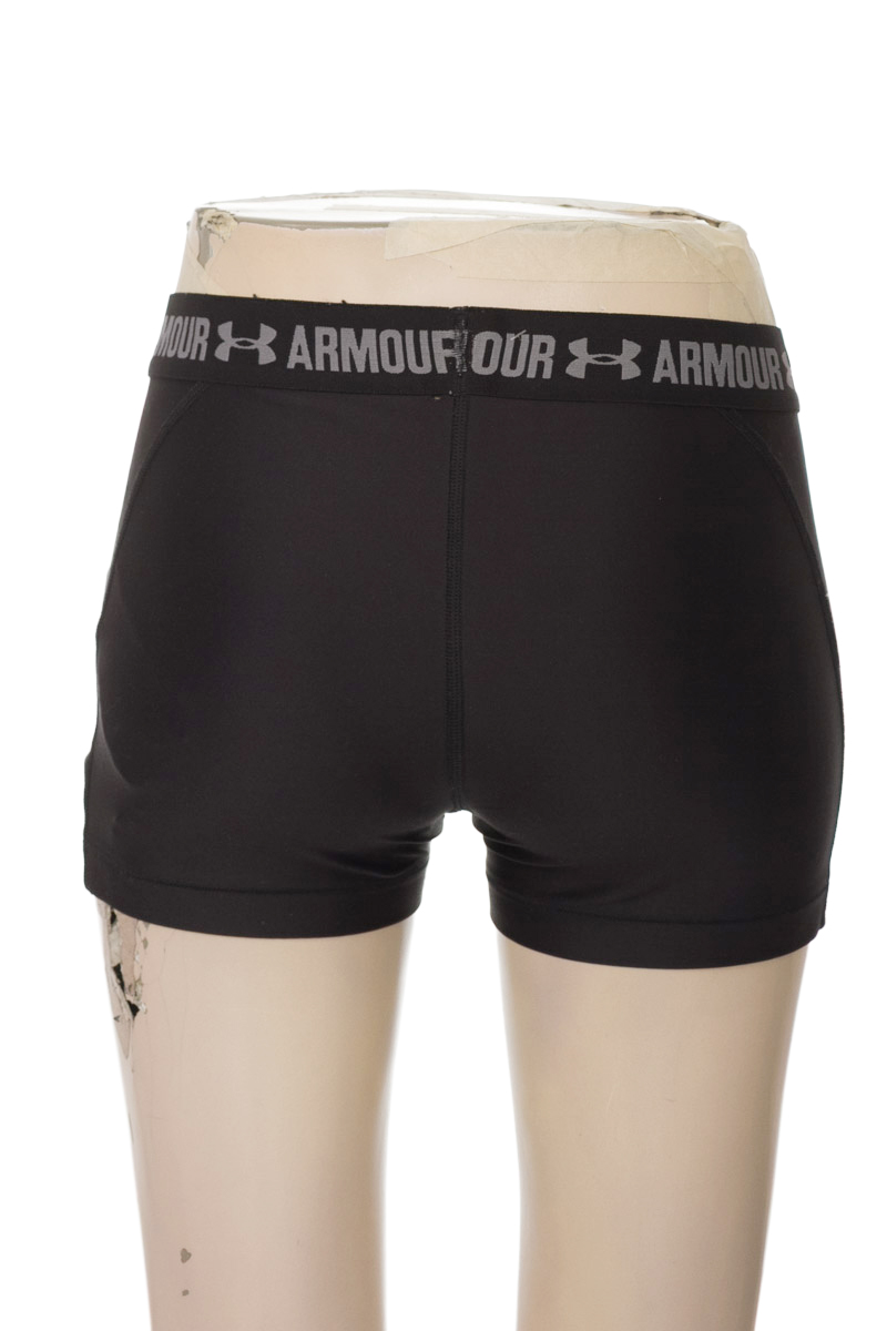 Ropa Deportiva / Salida de Baño color Negro - Under Amour