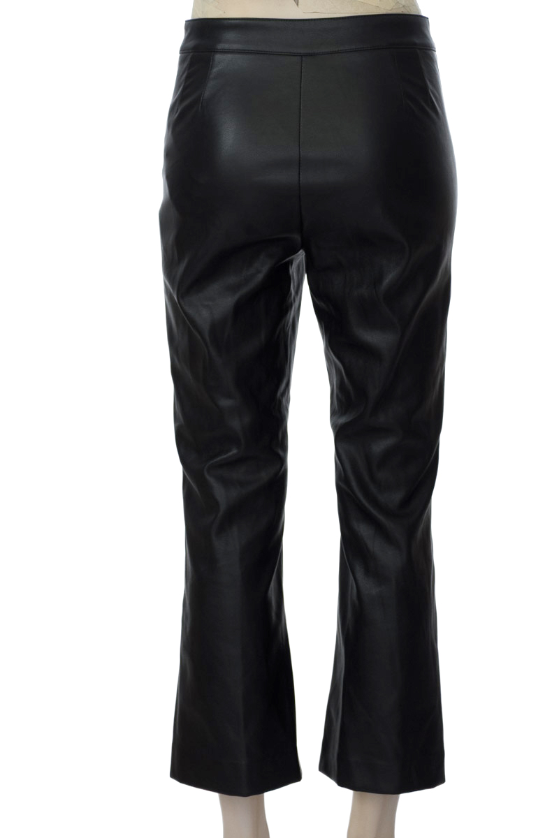 Pantalones color Negro - Basement