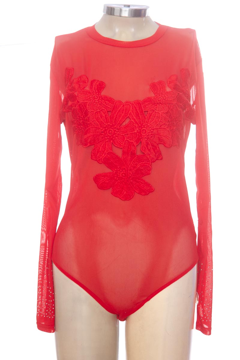 Top / Camiseta color Rojo - Believe