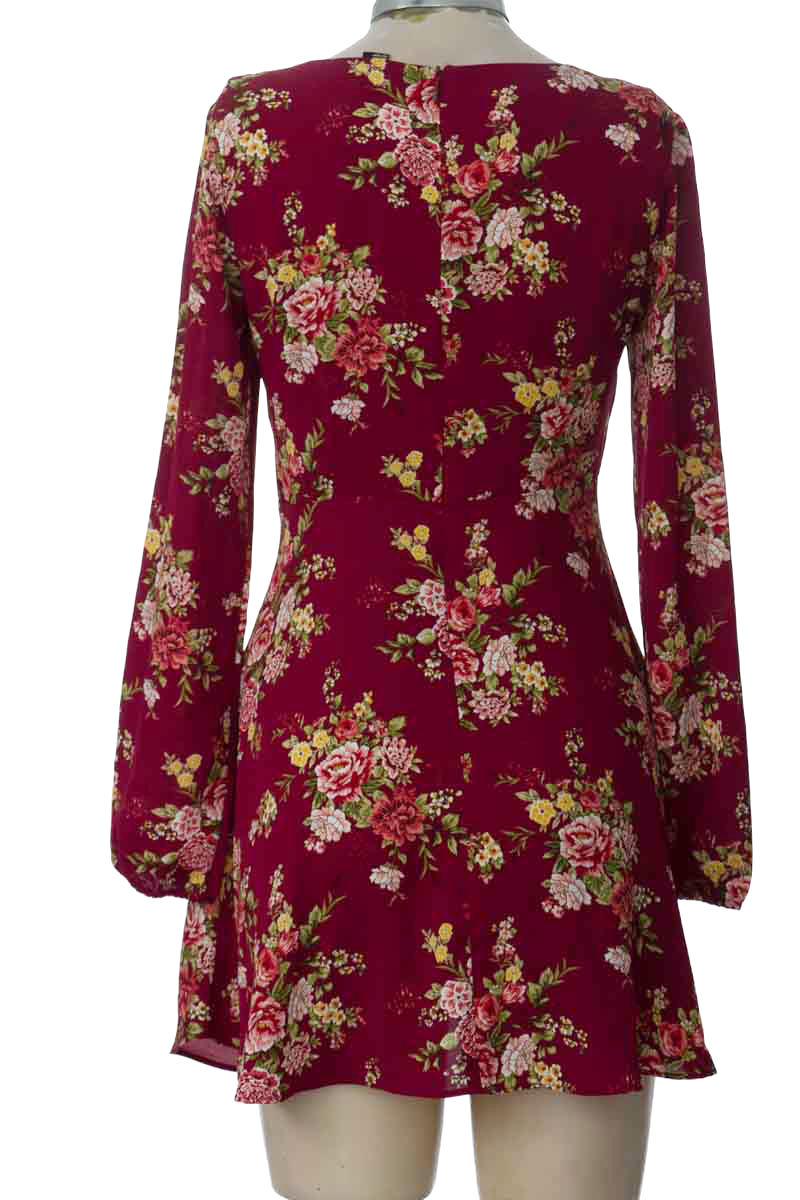 Vestido / Enterizo color Vinotinto - Forever 21