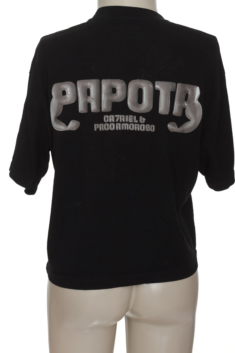 Top / Camiseta color Negro - Closeando