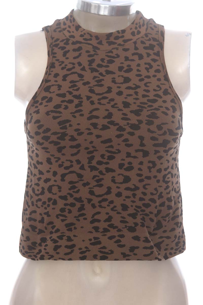 Top / Camiseta color Café - Leonisa