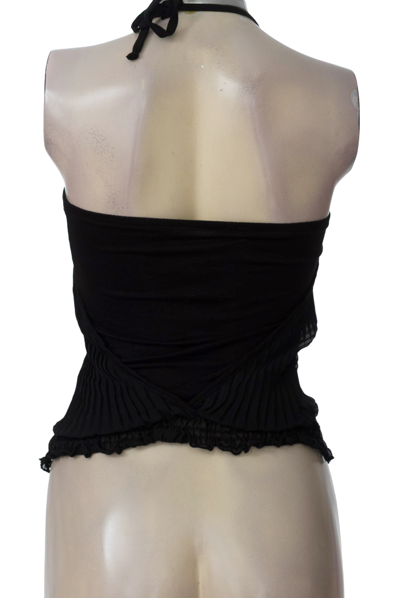 Top / Camiseta color Negro - More mio