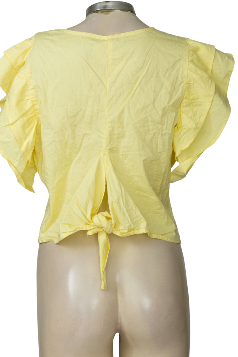 Top / Camiseta color Amarillo - Closeando