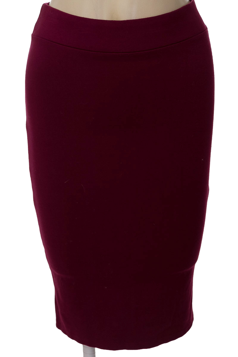 Falda color Vinotinto - Closeando