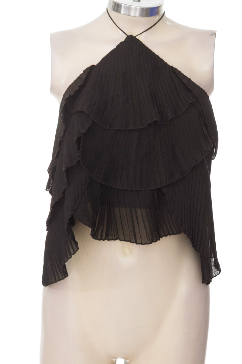 Top / Camiseta color Negro - Zara