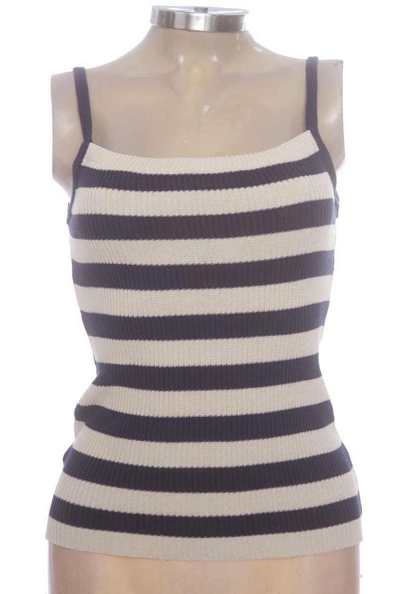 Top / Camiseta color Beige - Closeando