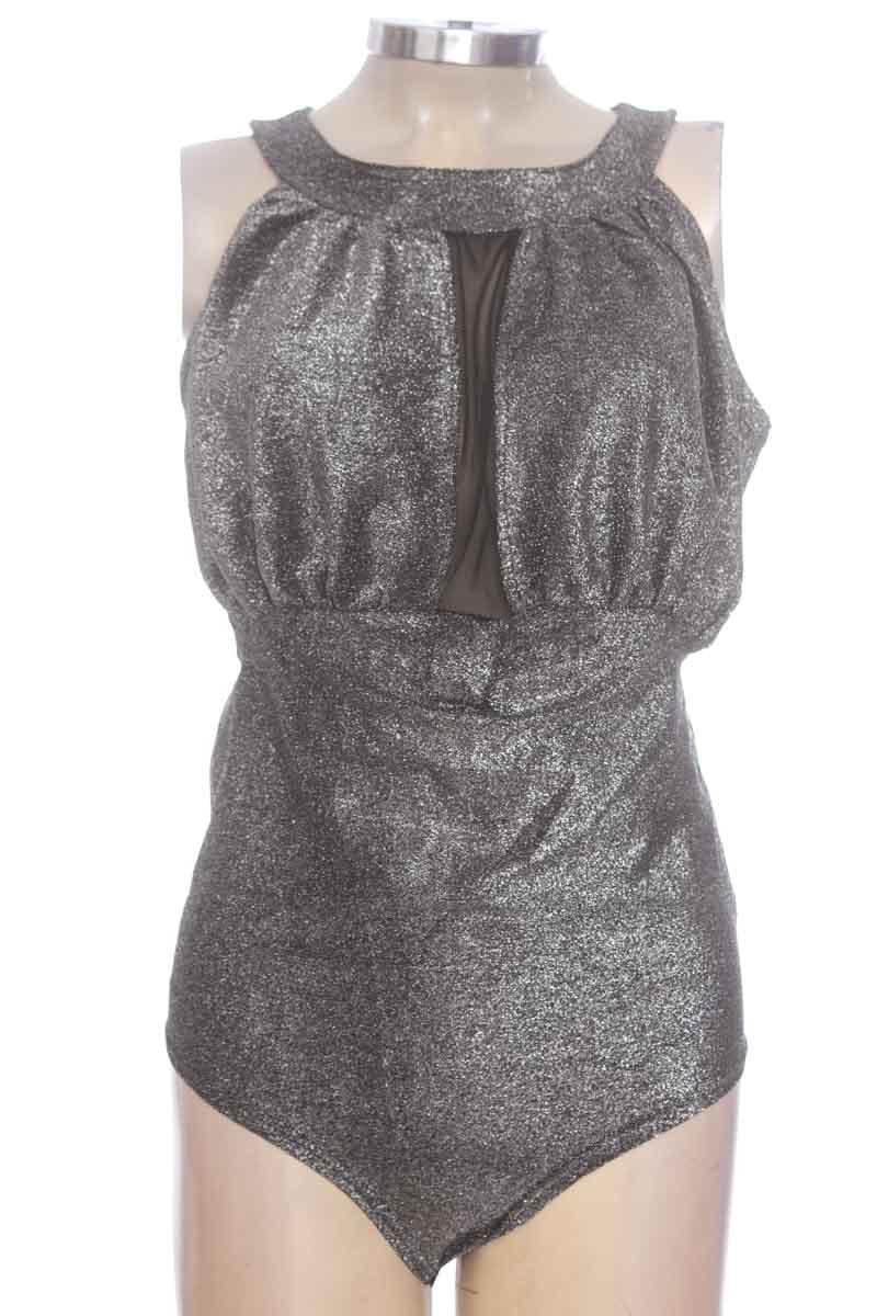 Top / Camiseta color Plateado - Follow me 