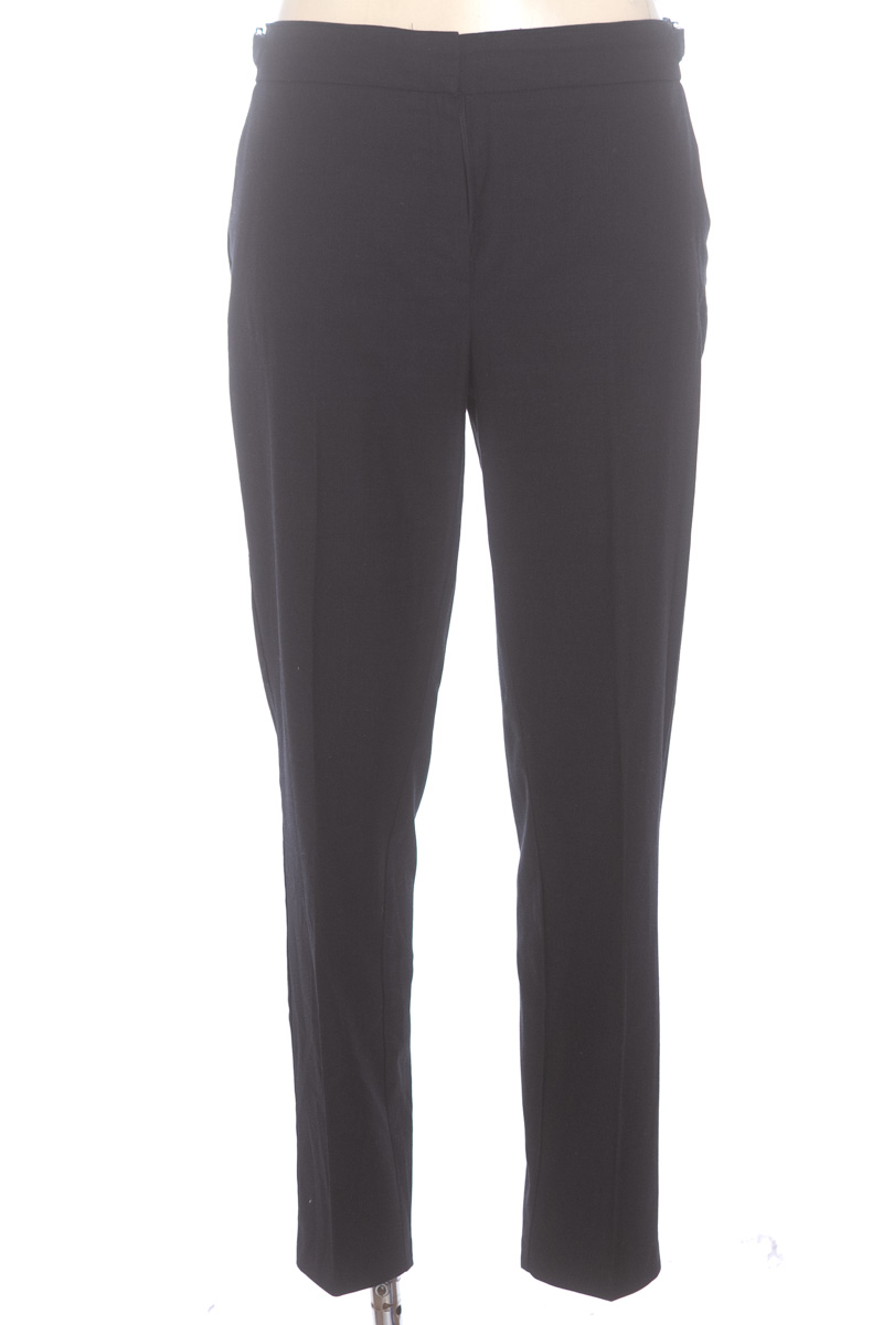 Pantalones color Negro - MNG
