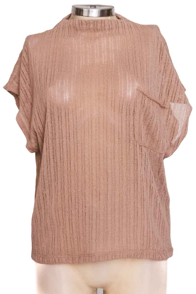 Top / Camiseta color Beige - Closeando
