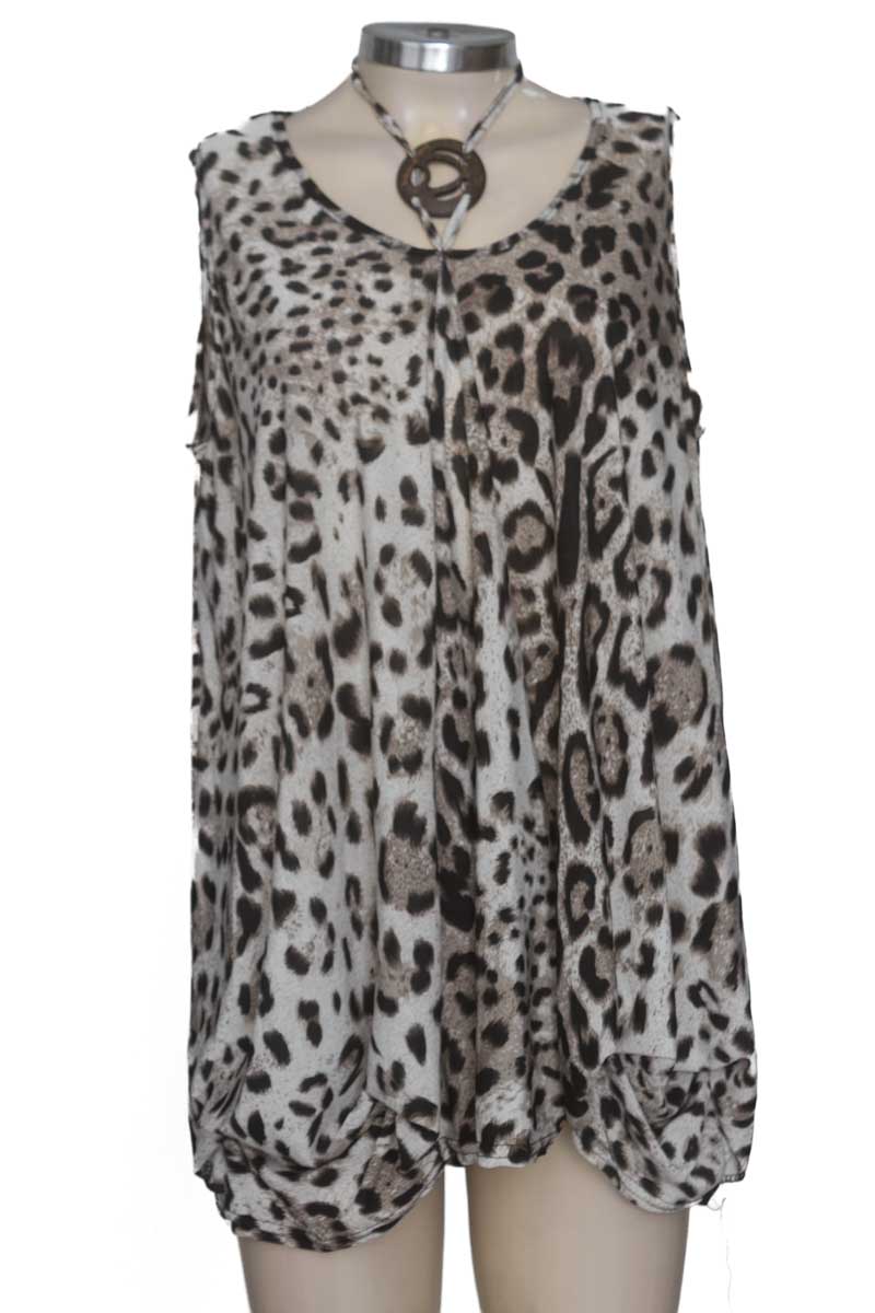 Top / Camiseta color Gris - Closeando