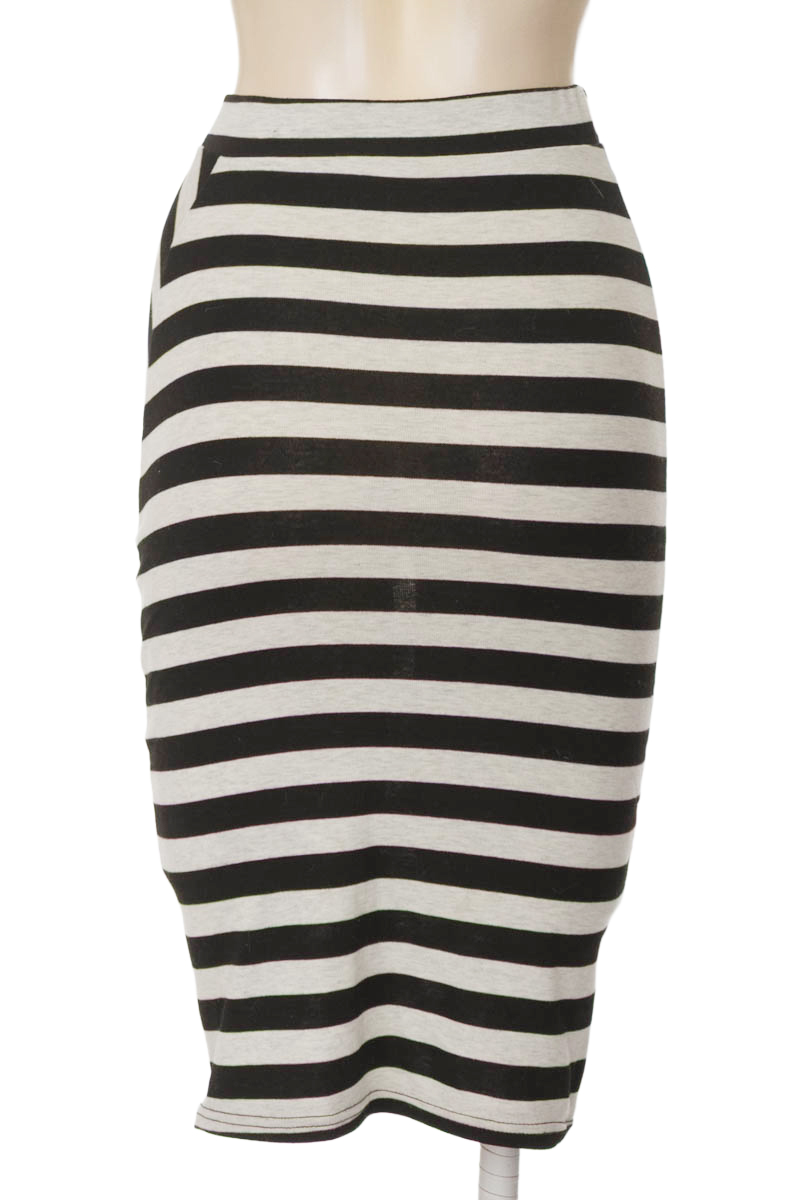 Falda color Negro - Closeando