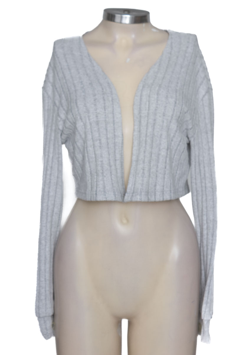 Sweater color Gris - Closeando