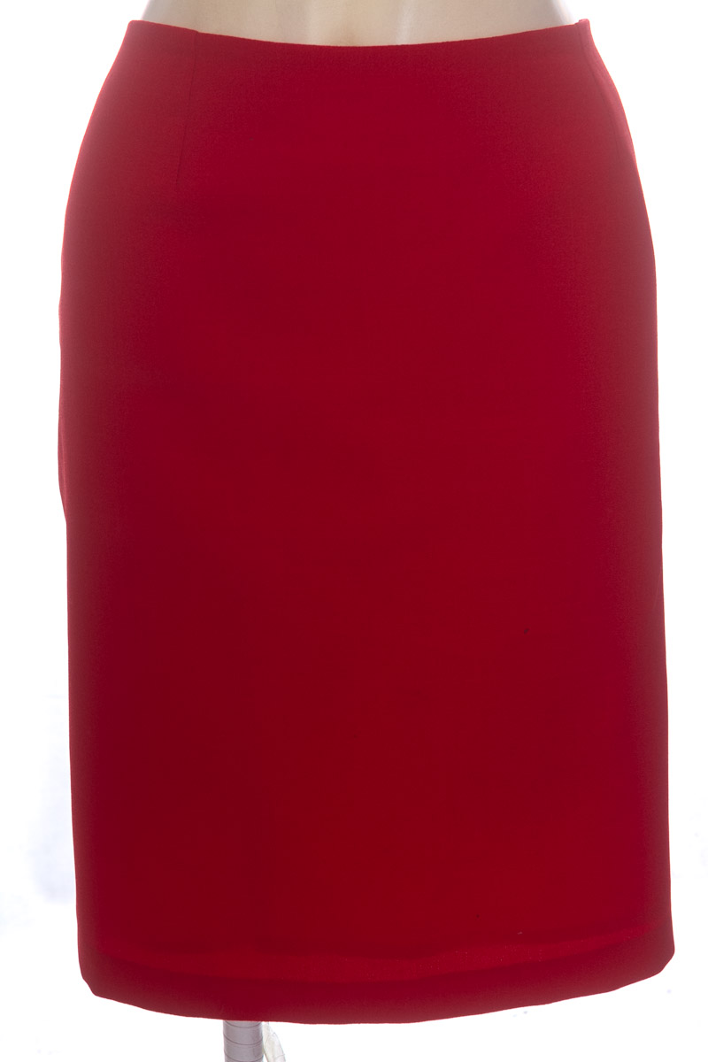 Falda color Rojo - Closeando