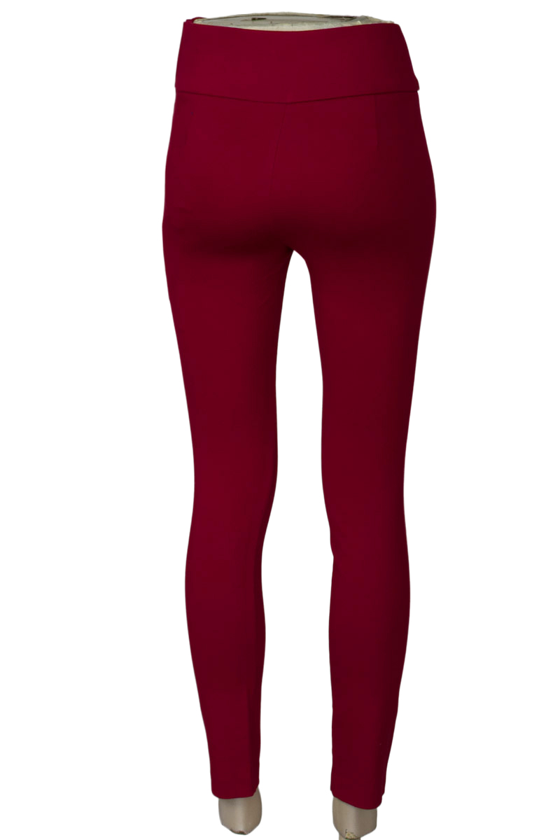 Pantalones color Rojo - Zara
