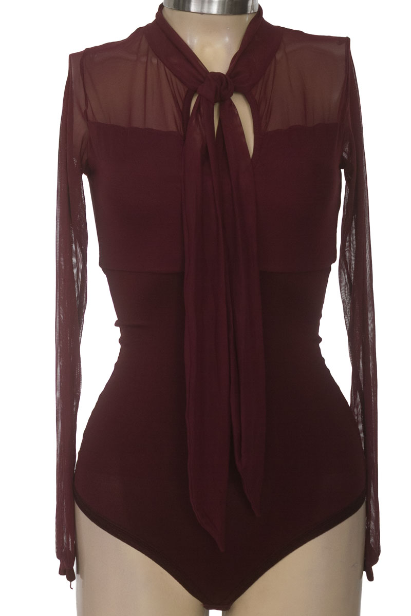 Top / Camiseta color Vinotinto - MIA