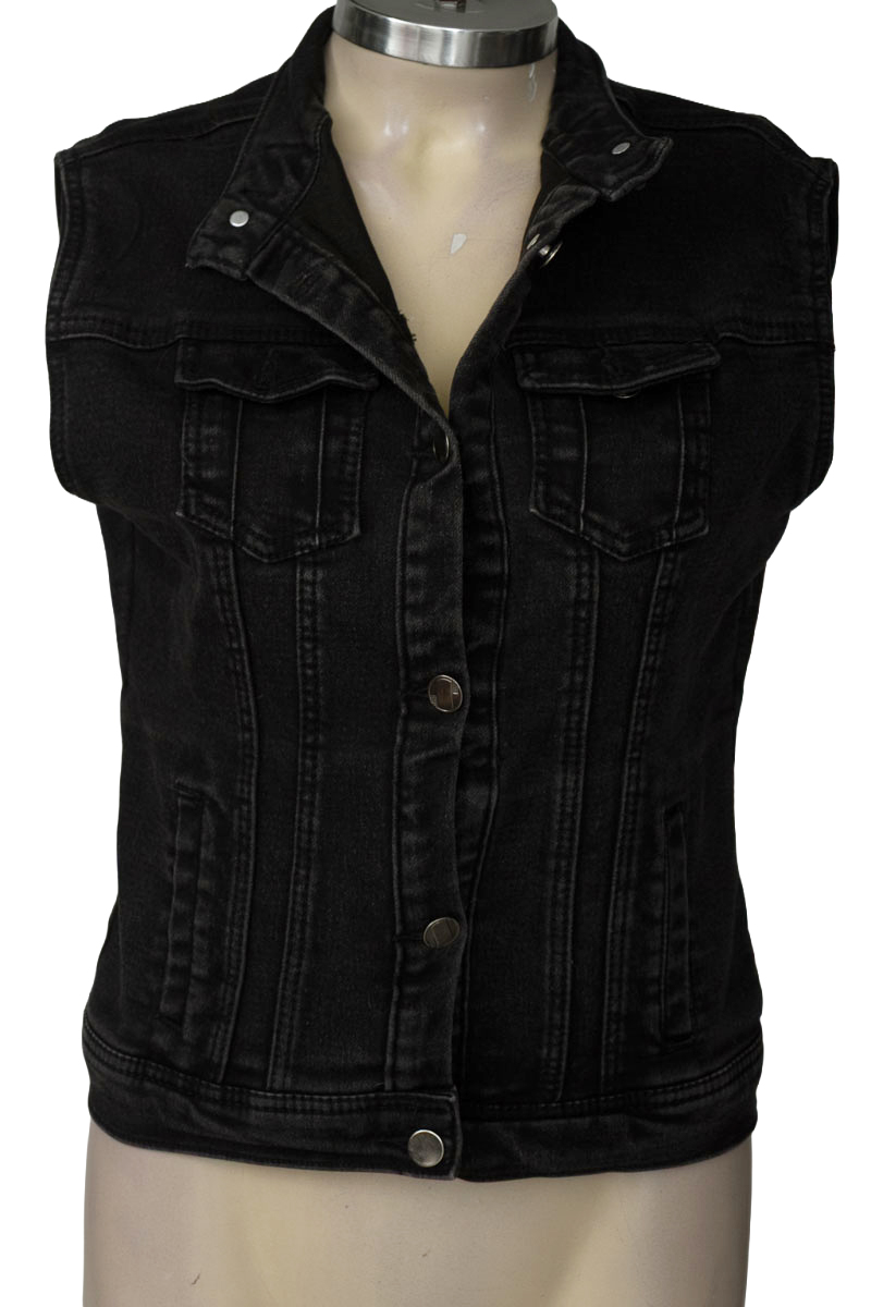 Chaqueta / Abrigo color Negro - Closeando