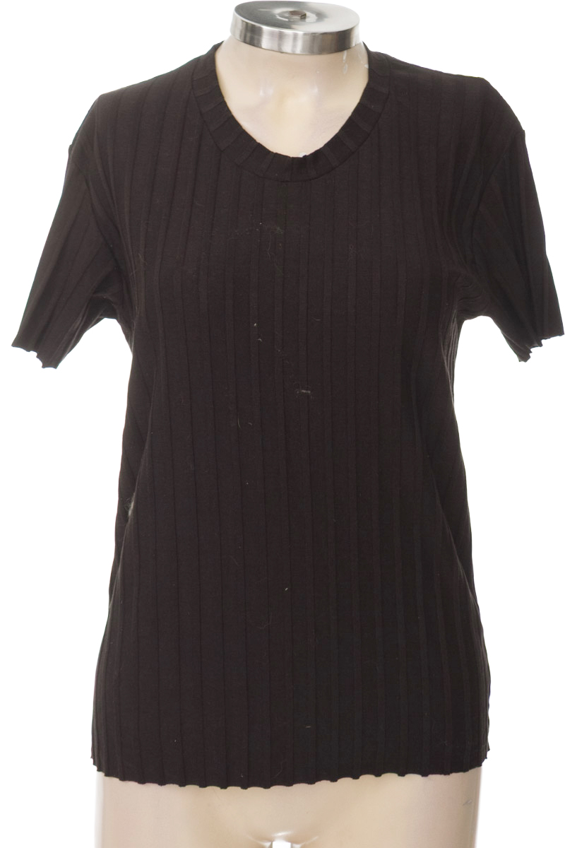 Top / Camiseta color Negro - Closeando