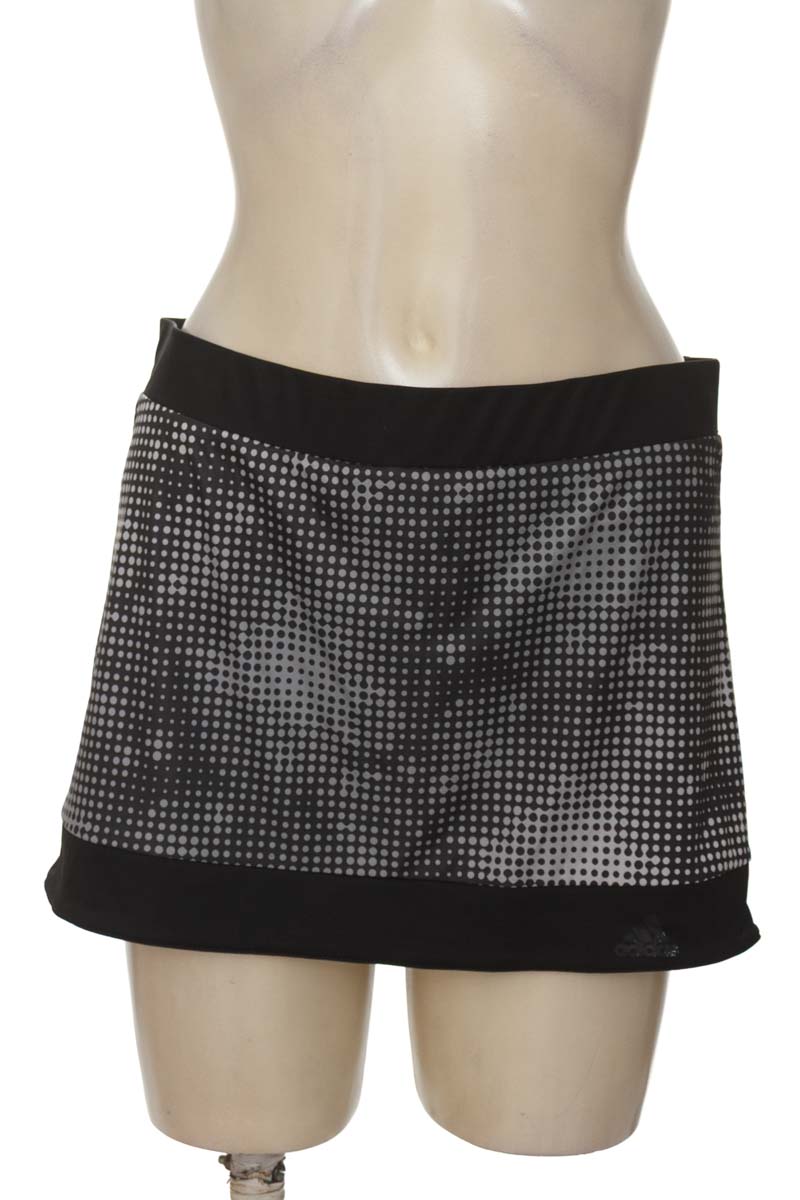Ropa Deportiva / Salida de Baño color Negro - Adidas