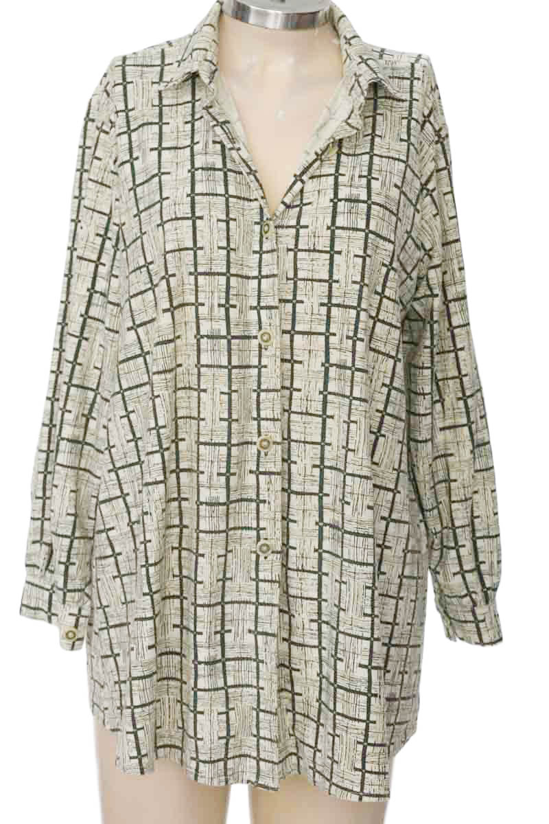 Chaqueta / Abrigo color Verde - Closeando