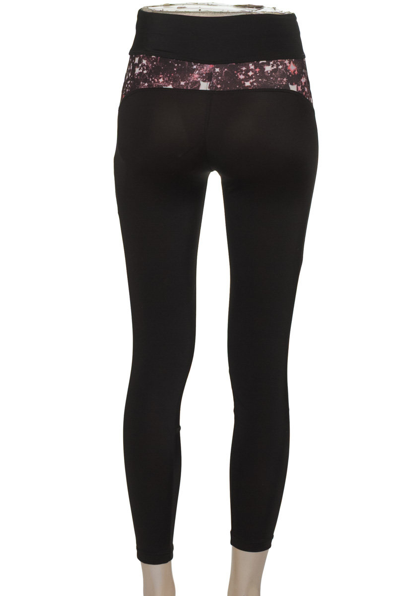 Ropa Deportiva / Salida de Baño color Negro - Closeando