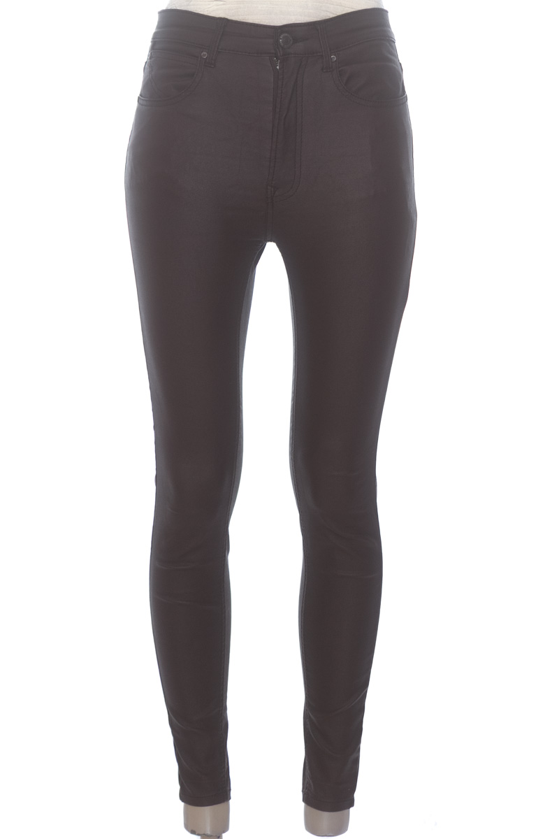 Pantalones color Café - Stradivarius