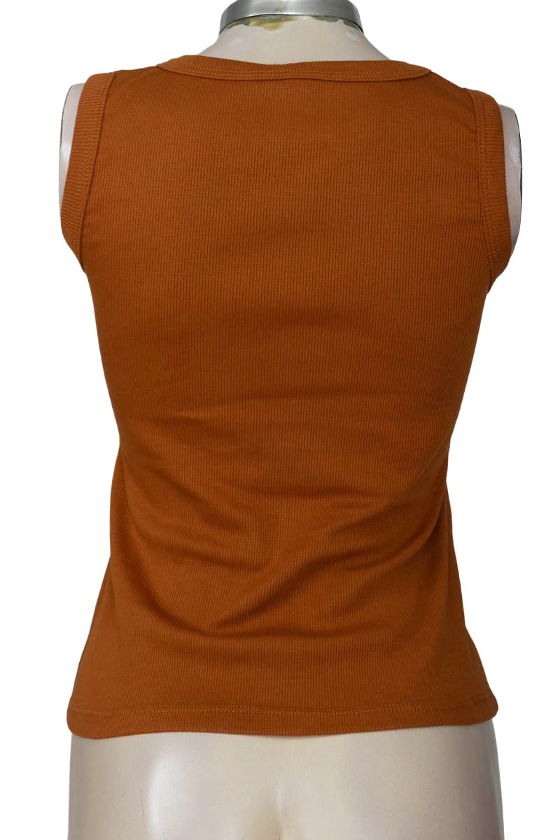 Top / Camiseta color Café - Closeando