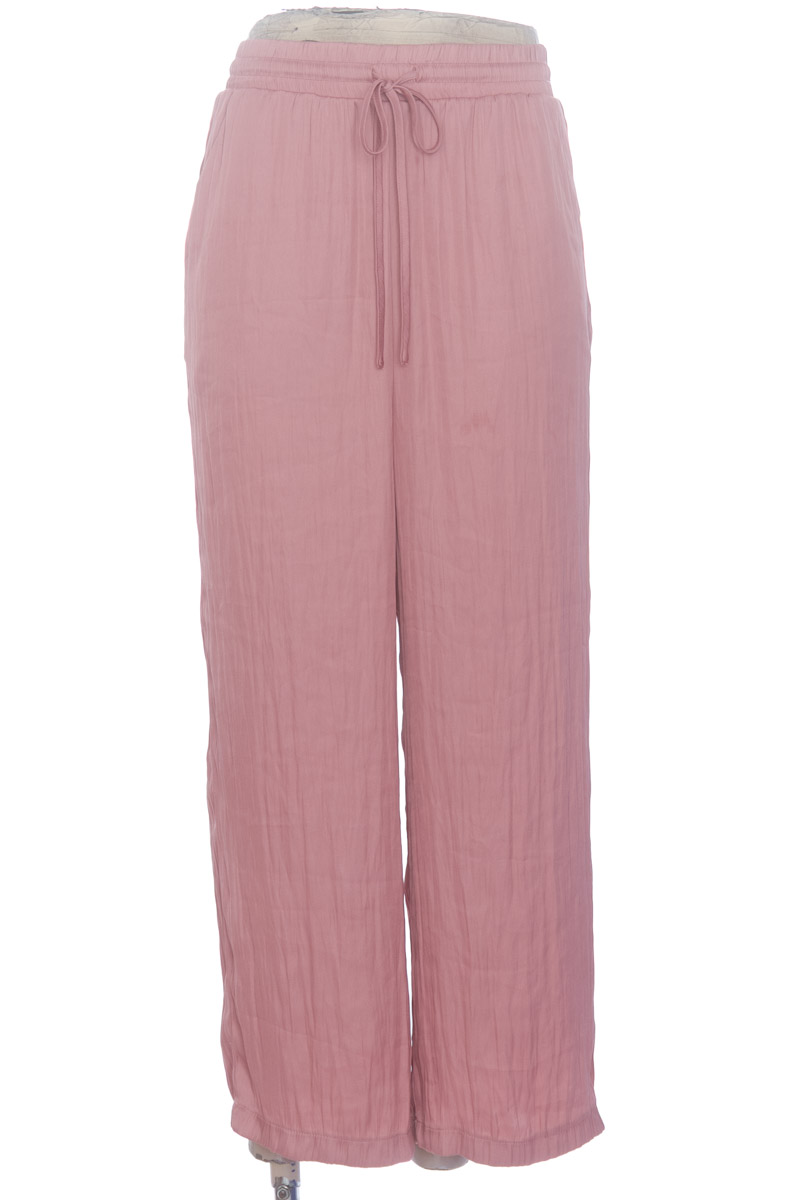 Pantalones color Rosado - Stradivarius