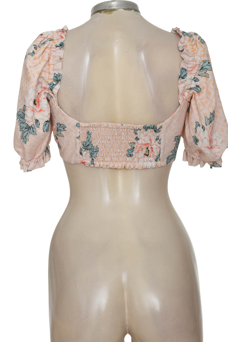 Top / Camiseta color Rosado - Agua Bendita