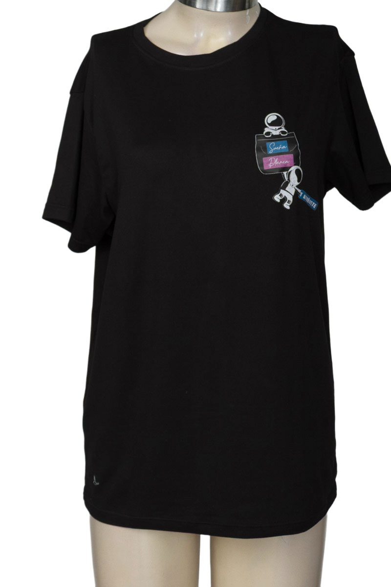 Top / Camiseta color Negro - Closeando