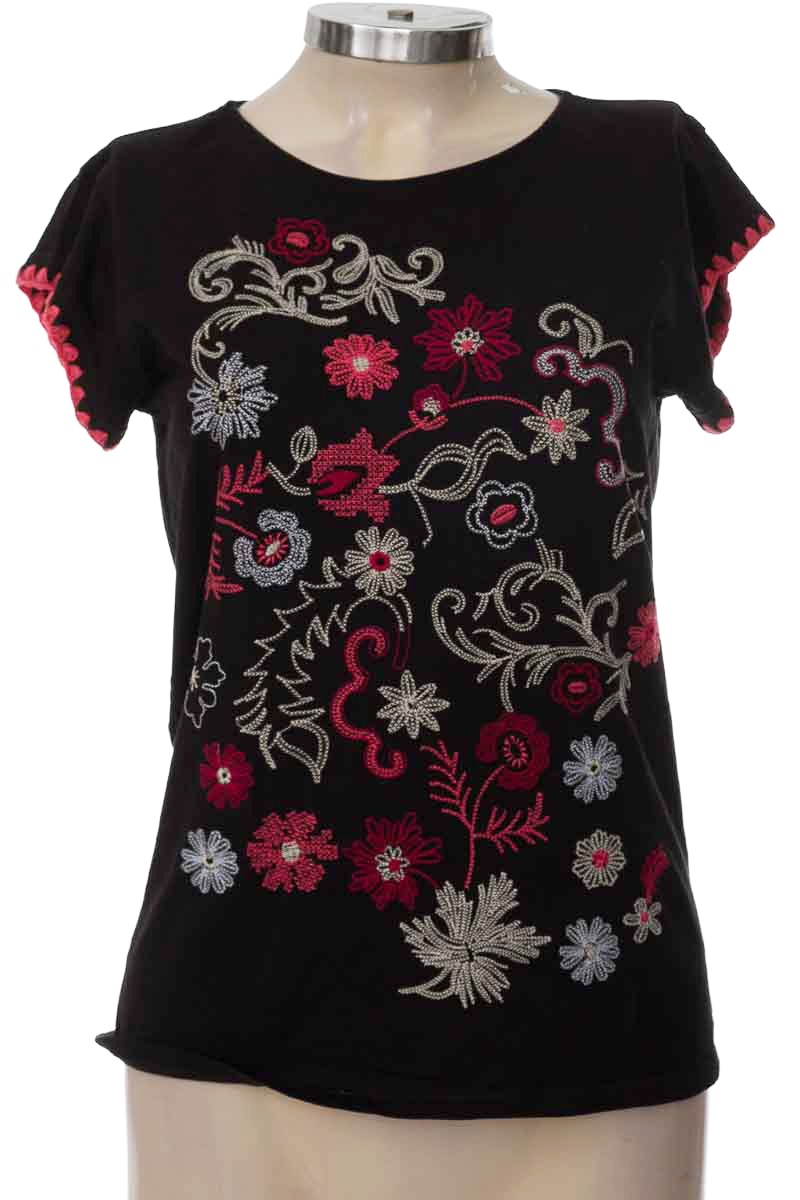 Top / Camiseta color Negro - Vélez