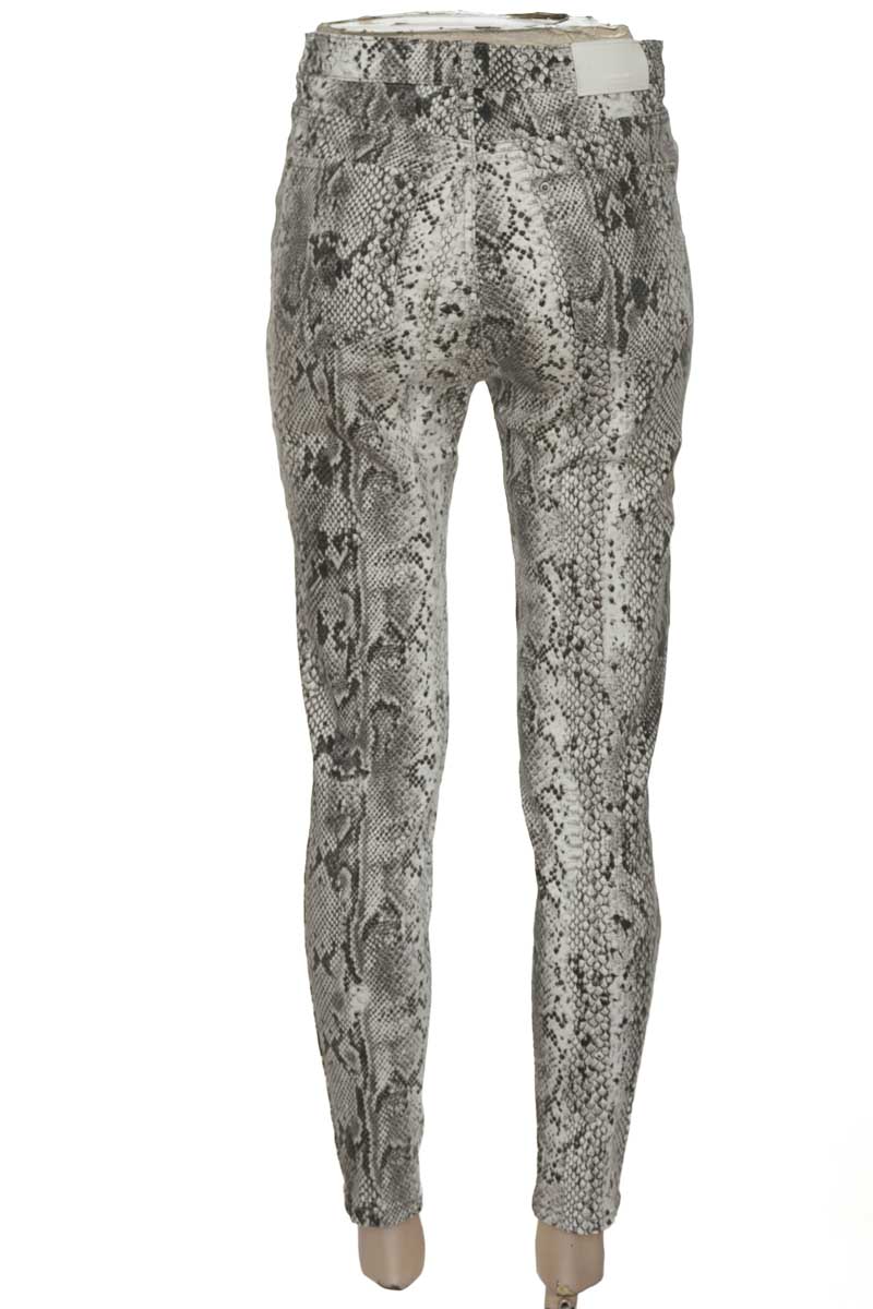 Pantalones color Gris - Stradivarius