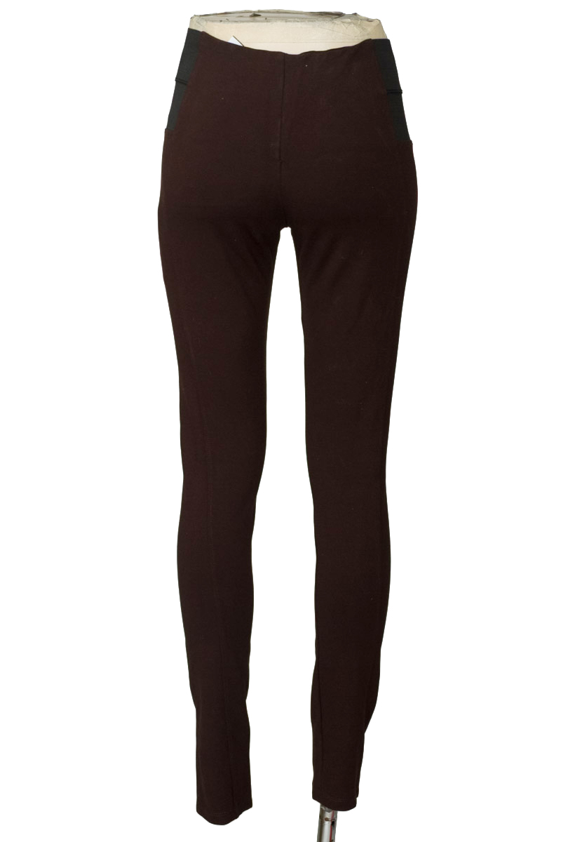 Pantalones color Café - Closeando