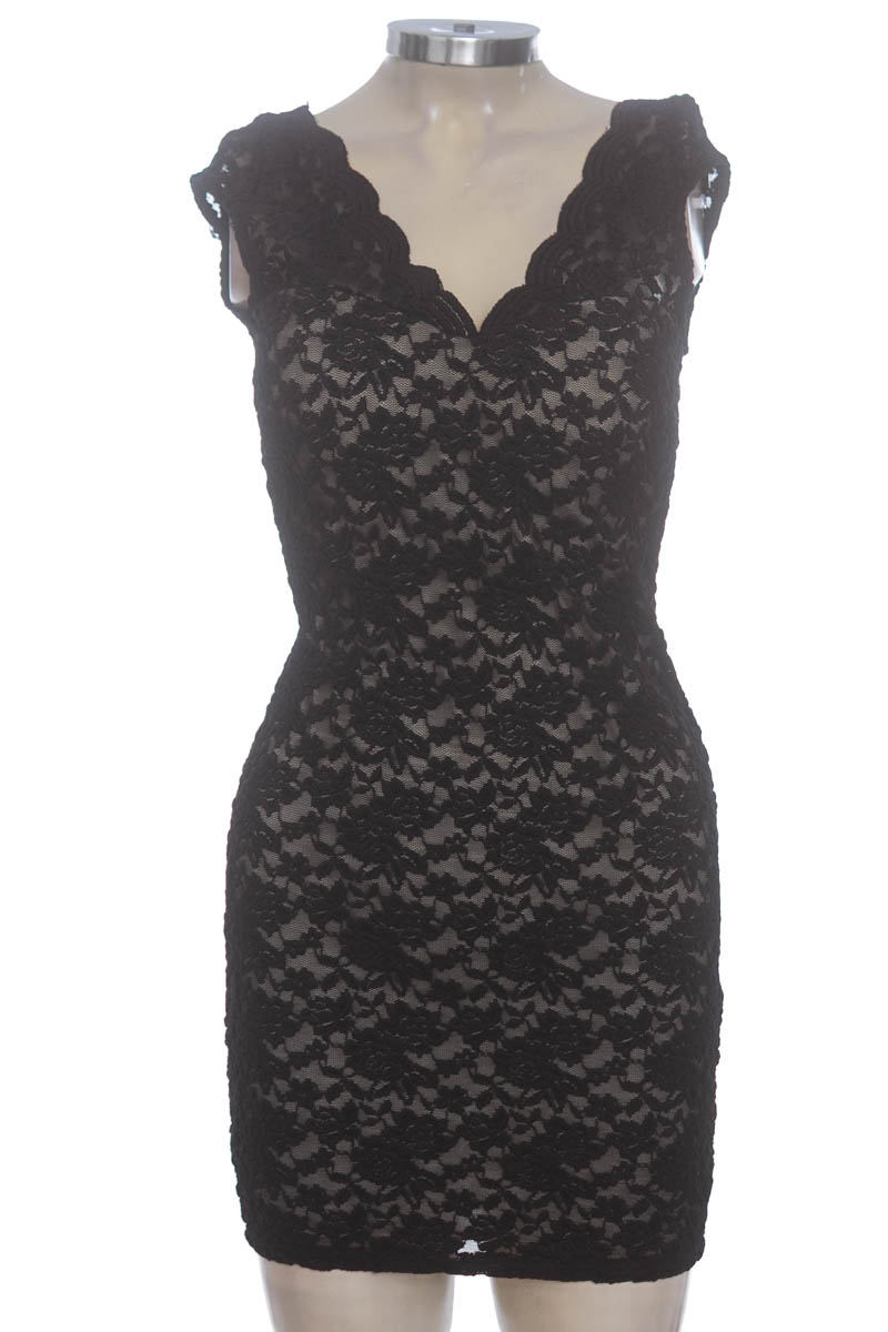 Vestido / Enterizo color Negro - Jacaranda