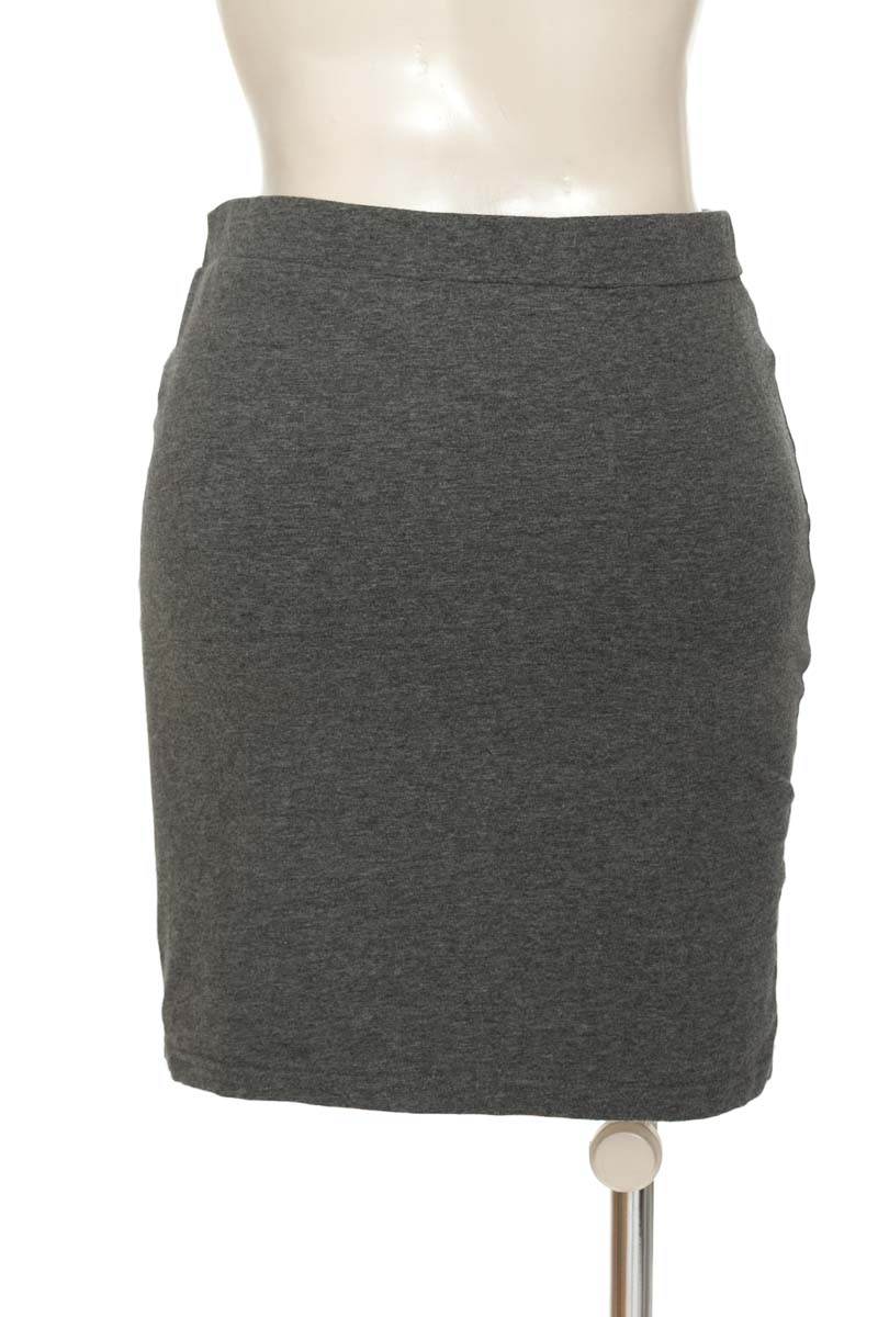 Ropa Deportiva / Salida de Baño color Gris - Urb