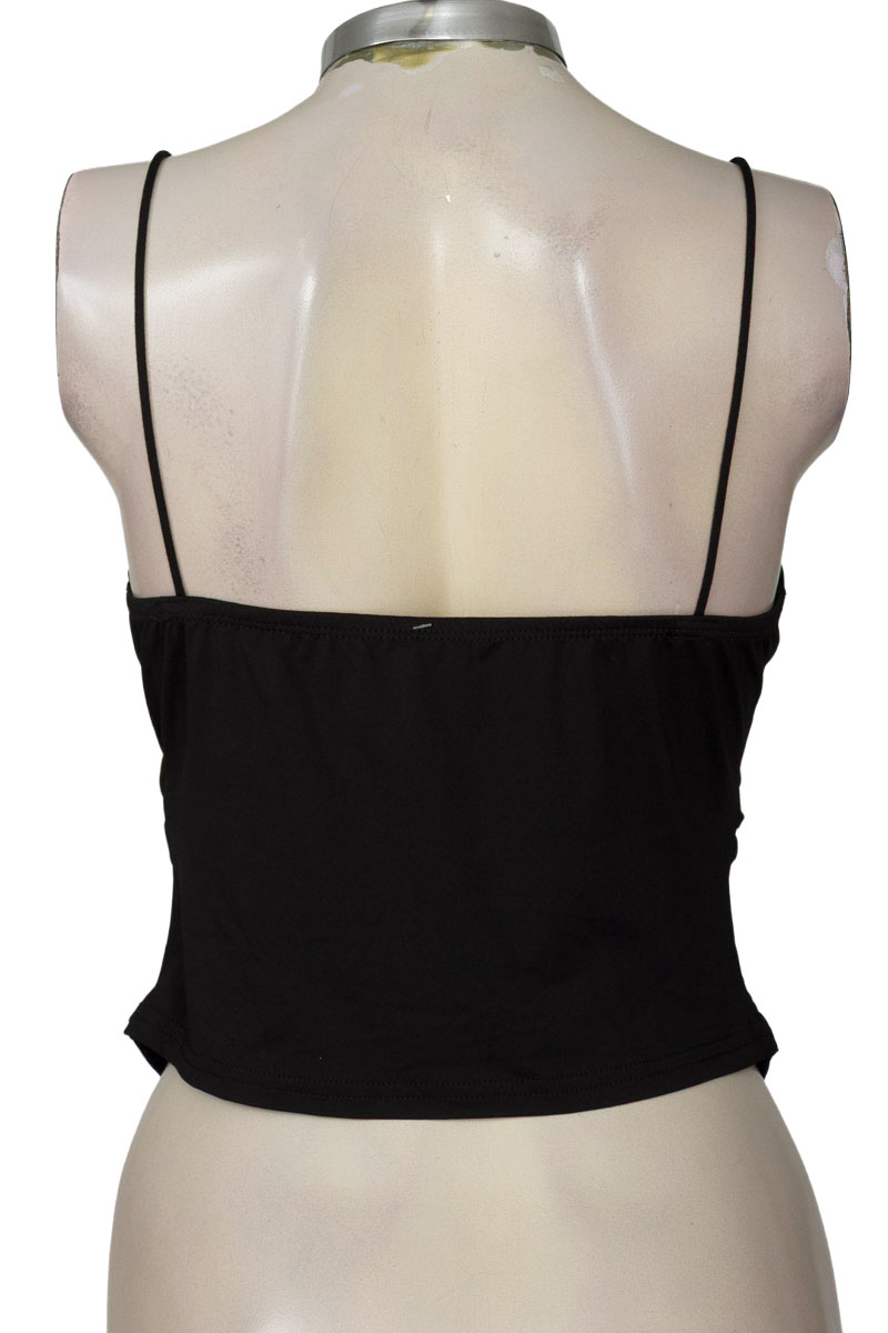 Top / Camiseta color Negro - Closeando