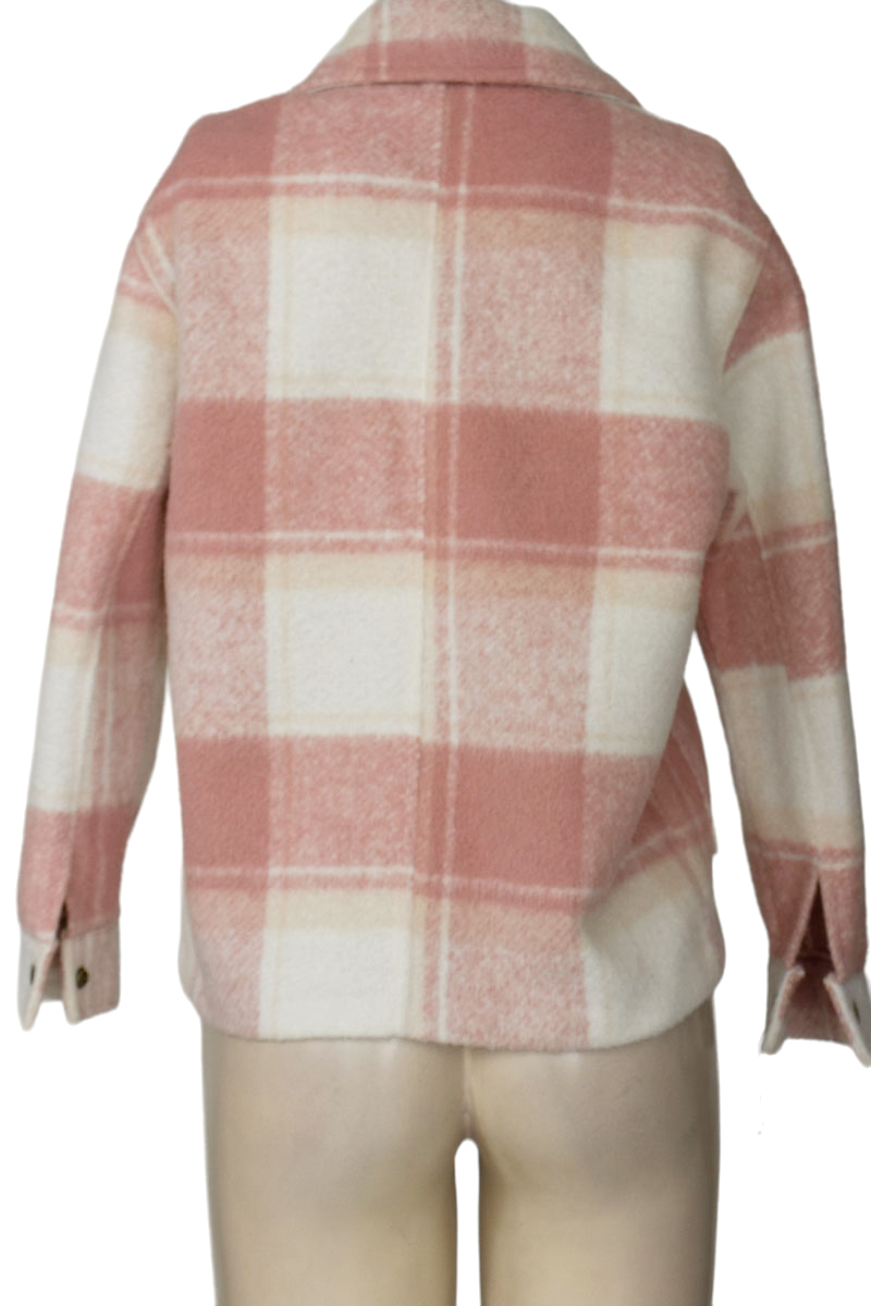 Chaqueta / Abrigo color Rosado - Closeando